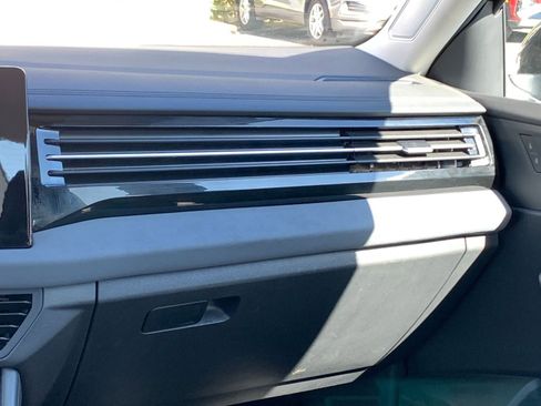 Used 2025 Volkswagen Jetta SE image 34