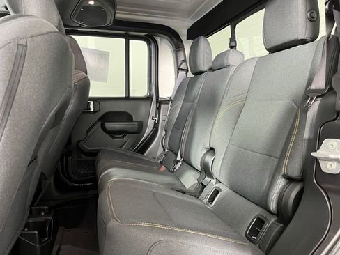Used 2026 Jeep Gladiator Sport image 39