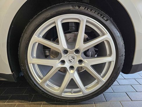 New 2025 Porsche Panamera 4 image 11