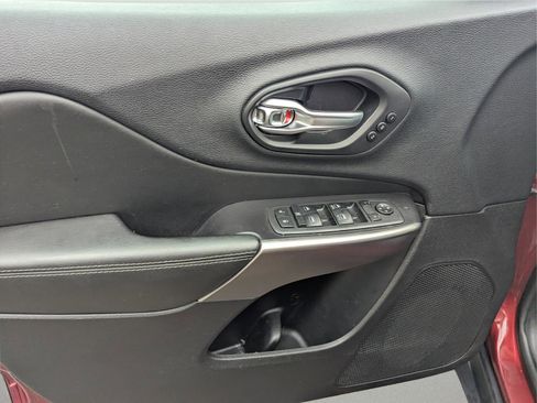 Used 2020 Jeep Cherokee Limited image 20