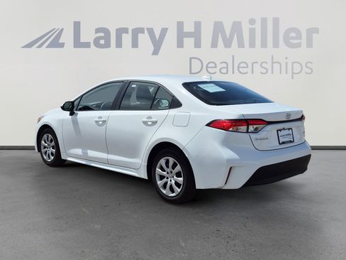 Certified 2025 Toyota Corolla LE image 3