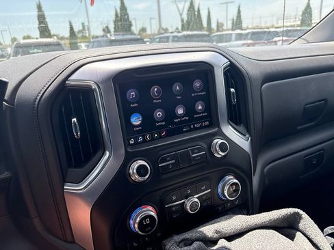Used 2019 GMC Sierra 1500 SLT AWD/4WD image 3