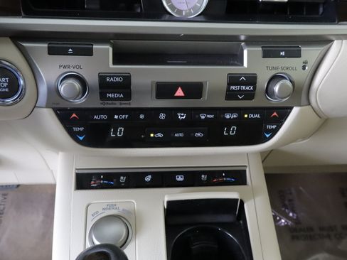 Used 2013 Lexus ES 350 w/ Luxury Pkg FWD image 18