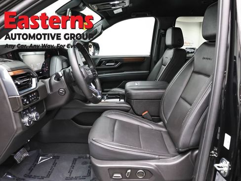 Used 2025 GMC Yukon XL Denali AWD/4WD image 14
