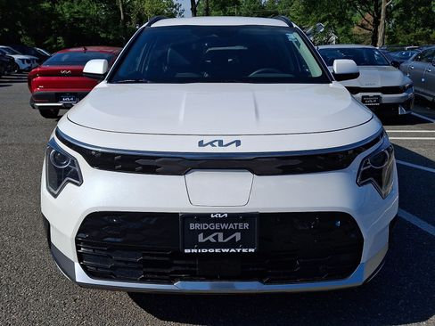 New 2026 Kia Niro Wind FWD image 2
