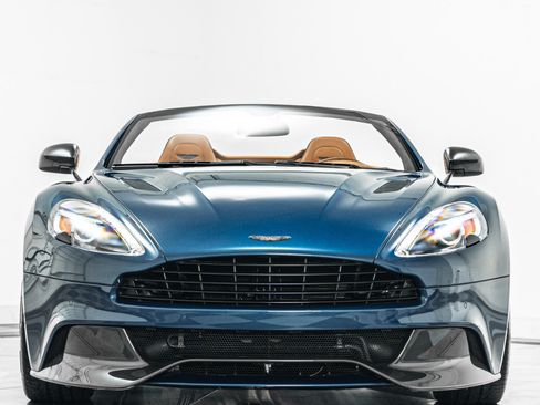 Used 2016 Aston Martin Vanquish Volante RWD image 4