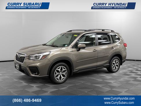 Used 2021 Subaru Forester Premium image 1