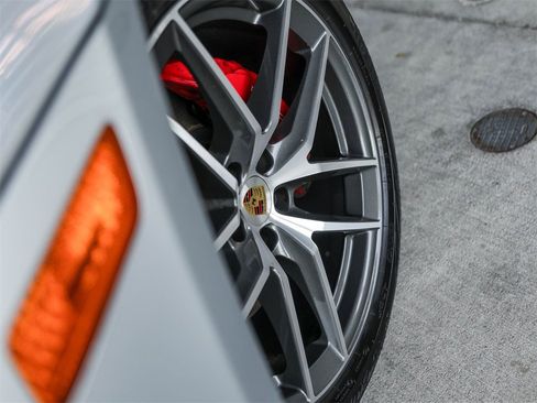 Used 2024 Porsche Macan S image 12