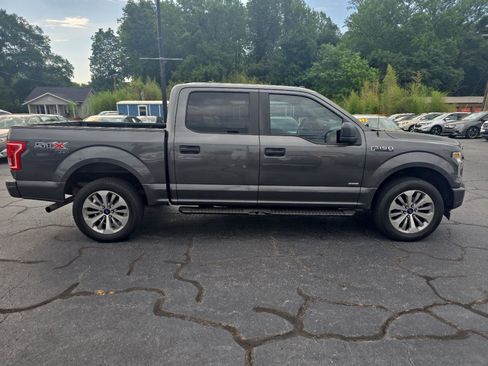 Used 2017 Ford F150 XL w/ Equipment Group 101A Mid AWD/4WD image 4