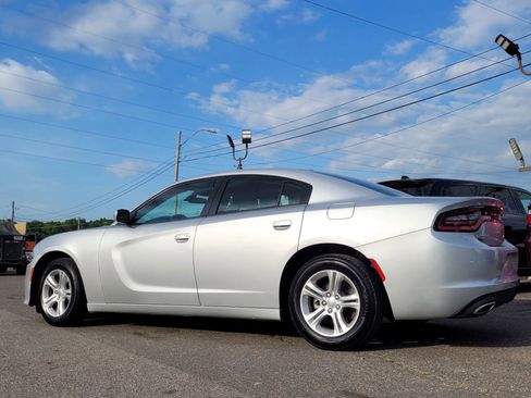 Used 2022 Dodge Charger SXT RWD image 4