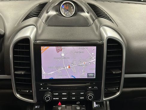 Used 2018 Porsche Cayenne Platinum Edition image 23