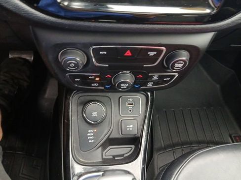 Used 2017 Jeep Compass Limited w/ Navigation Group image 16