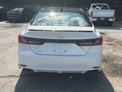 New 2026 Toyota Camry Hybrid FWD image 6