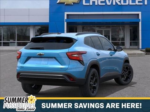 New 2026 Chevrolet Trax LT w/ Driver Confidence Package FWD image 4