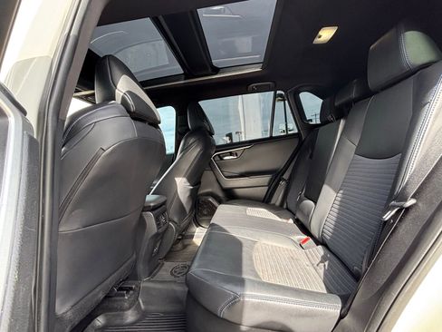 Used 2022 Toyota RAV4 XSE AWD/4WD image 18