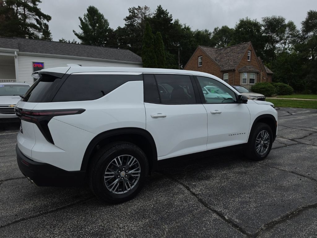 Certified 2024 Chevrolet Traverse LS w/ LPO, Floor Liner Package FWD image 5
