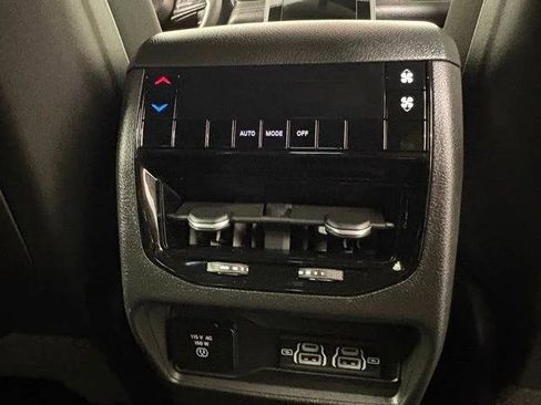 Certified 2023 Jeep Grand Cherokee L Laredo AWD/4WD image 17