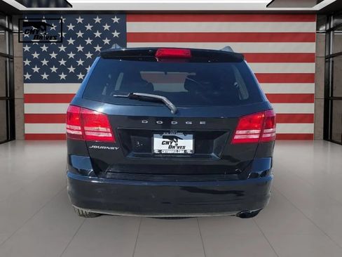 Used 2018 Dodge Journey SE w/ Connectivity Group FWD image 6