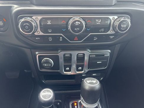 Used 2020 Jeep Wrangler Sport AWD/4WD image 22
