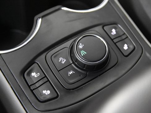 Used 2023 GMC Terrain SLT FWD image 31