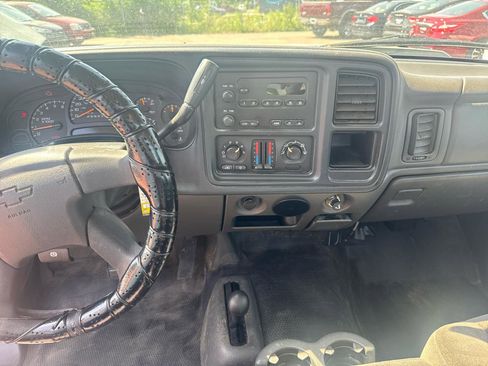 Used 2007 Chevrolet Silverado 1500 W/T AWD/4WD image 10