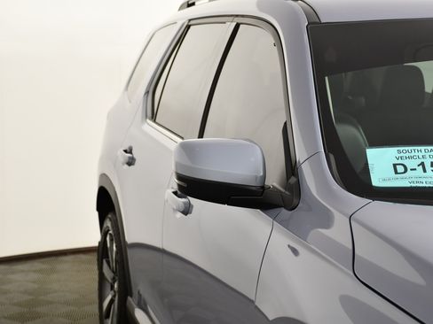 Used 2025 Honda Pilot Touring image 14