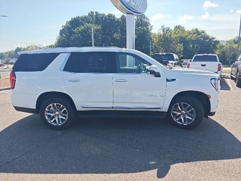 Used 2022 GMC Yukon SLT w/ SLT Premium Package RWD image 2