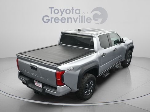 Used 2025 Toyota Tacoma TRD Off-Road AWD/4WD image 15