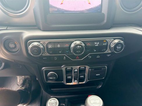 Used 2022 Jeep Wrangler Unlimited Sport AWD/4WD image 28