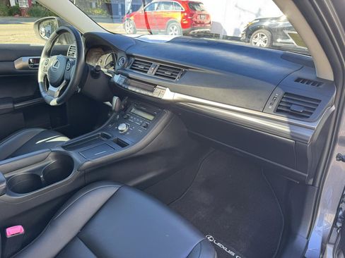 Used 2014 Lexus CT 200h FWD image 27