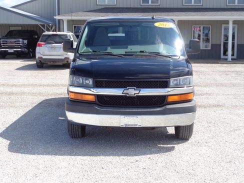 Used 2017 Chevrolet Express 3500 LT w/ LT Preferred Equipment Group RWD image 3