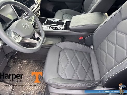 Used 2024 Volkswagen Atlas Cross Sport SE w/ Panoramic Sunroof Package image 13