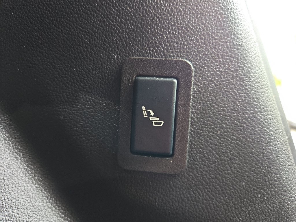 Used 2024 GMC Yukon Denali AWD/4WD image 48