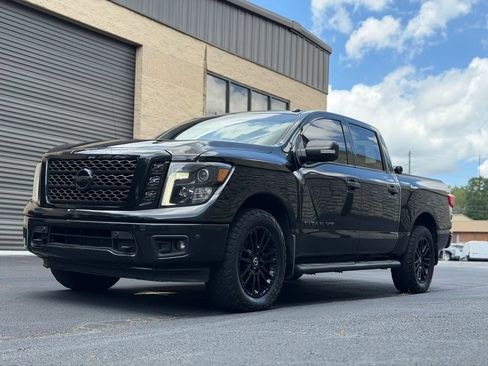 Used 2018 Nissan Titan SV w/ SV Convenience Package AWD/4WD image 41