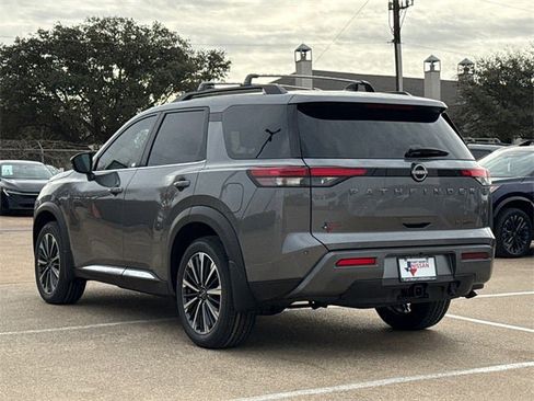 New 2026 Nissan Pathfinder Platinum image 7