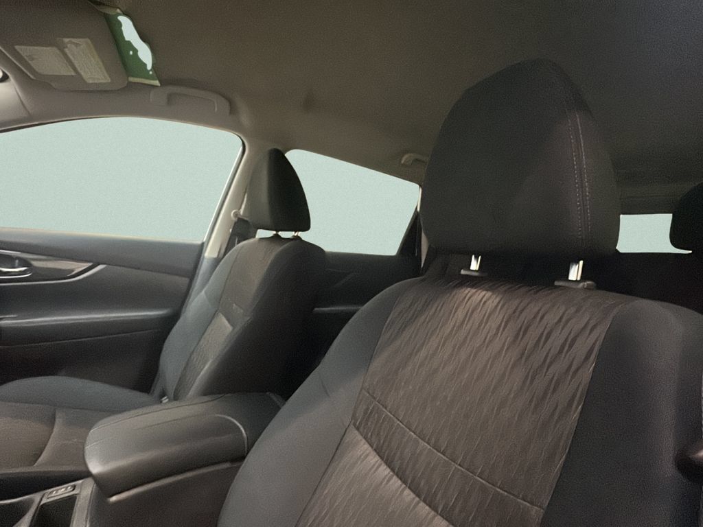 Used 2018 Nissan Rogue SV AWD/4WD image 11