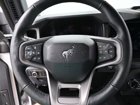 Used 2025 Ford Bronco Badlands AWD/4WD image 16