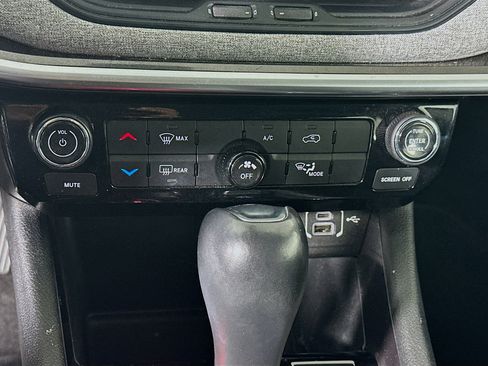 Used 2022 Jeep Compass Latitude image 23