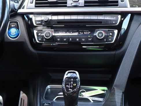 Used 2016 BMW 340i Sedan w/ M Sport Package RWD image 17