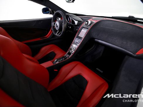 Used 2016 McLaren 650S Spider image 21