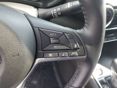 Used 2020 Nissan Sentra SV FWD image 18