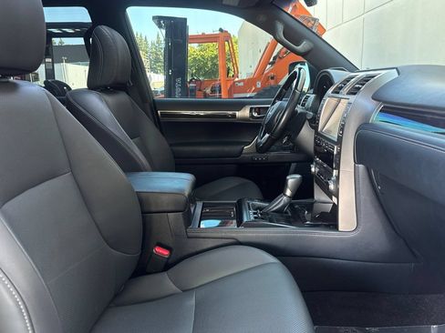 Used 2021 Lexus GX 460 Premium w/ Accessory Package AWD/4WD image 16