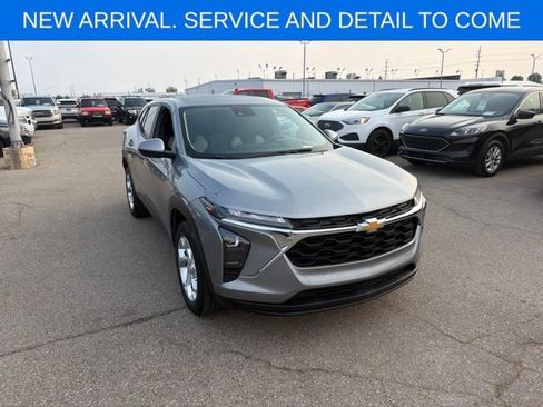 Used 2024 Chevrolet Trax LS w/ LS Convenience Package FWD image 6
