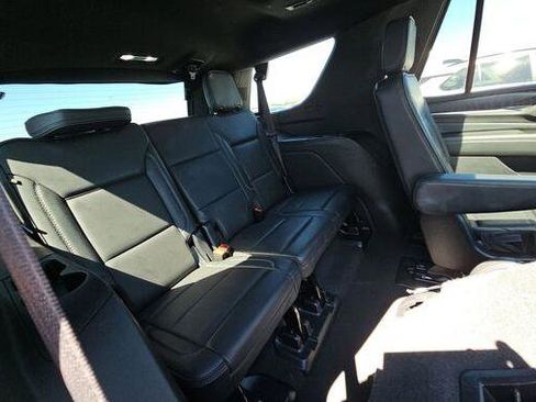 Used 2023 GMC Yukon Denali AWD/4WD image 3