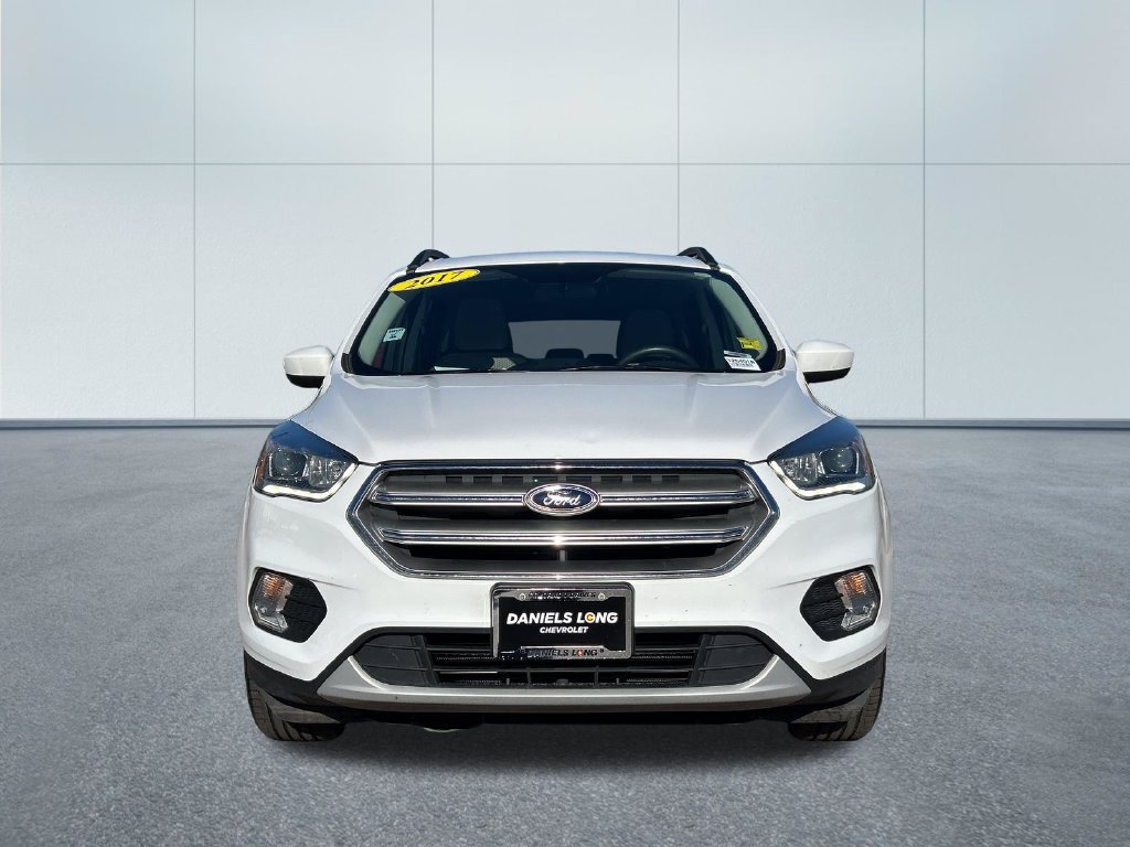 Used 2017 Ford Escape SE w/ Equipment Group 201A AWD/4WD image 3