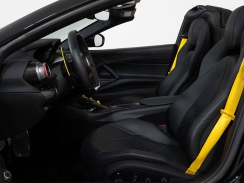 Used 2023 Ferrari 812 GTS image 30