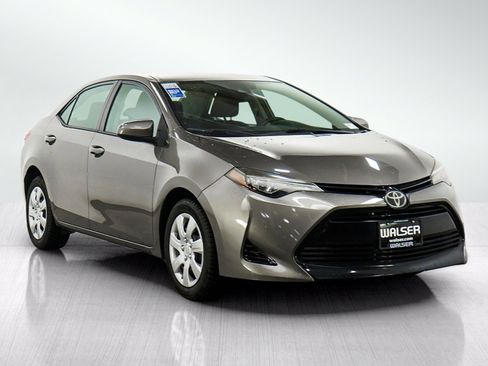 Used 2017 Toyota Corolla LE FWD image 7