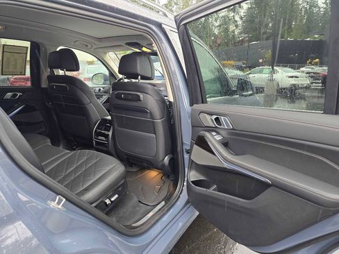 Used 2025 BMW X7 xDrive40i w/ Premium Package image 13