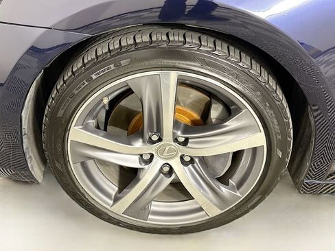 Used 2017 Lexus IS 200t image 31