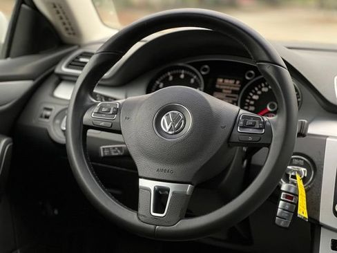Used 2013 Volkswagen CC Sport FWD image 28